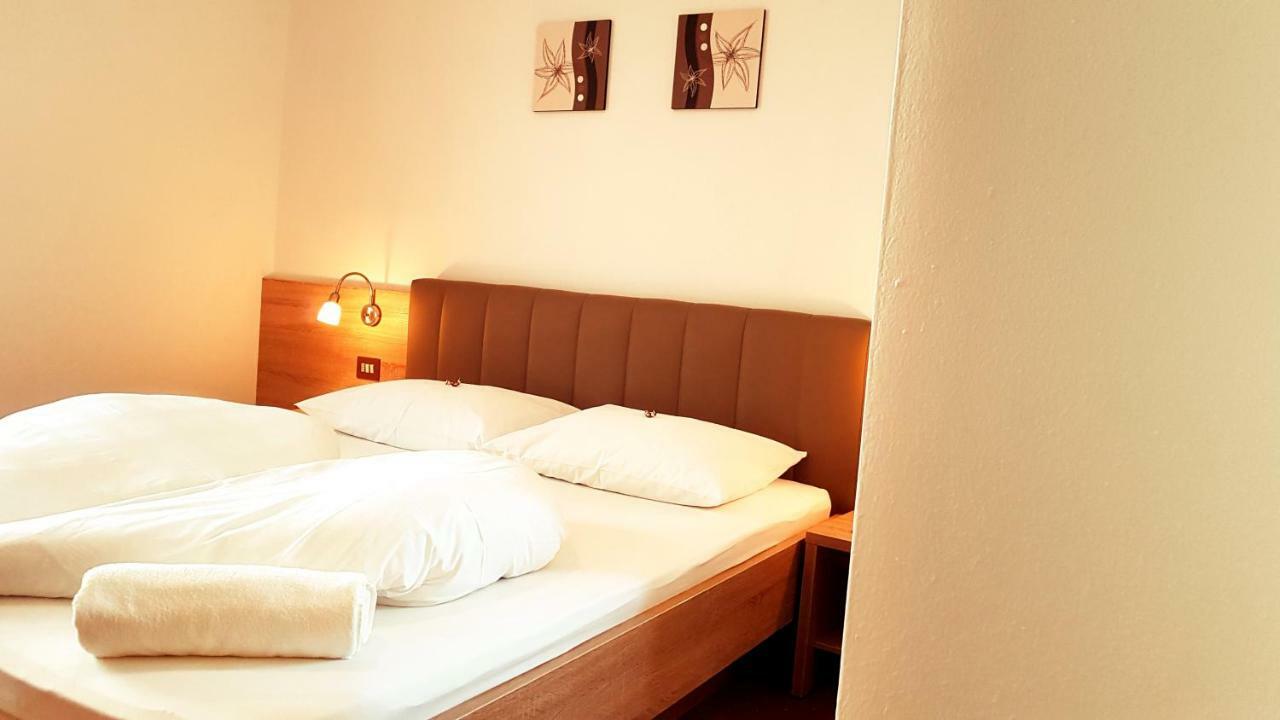 Pension Volgger โรเดงโก ภายนอก รูปภาพ